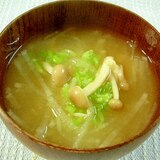 大根とシメジの中華風お味噌汁♪